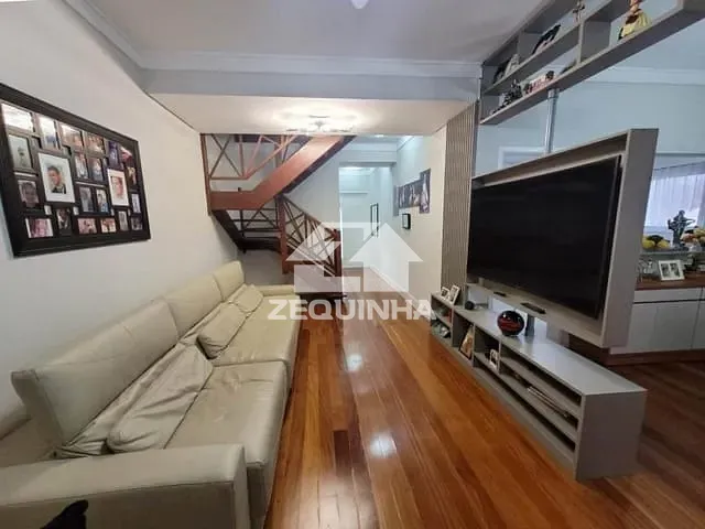 Casa com 322m² 3 quartos e 4 banheiros, à venda, no bairro Jd Maria Tereza em Cotia