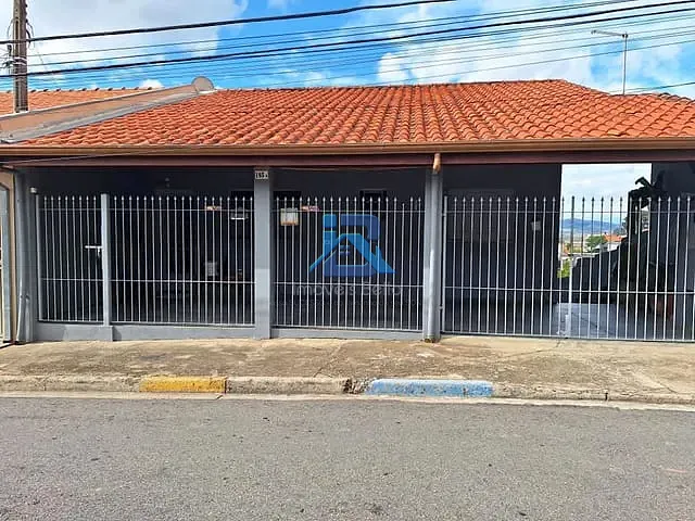 Casa com 250m² 4 quartos e 3 banheiros, à venda, no bairro Jardim Galetto em Itatiba