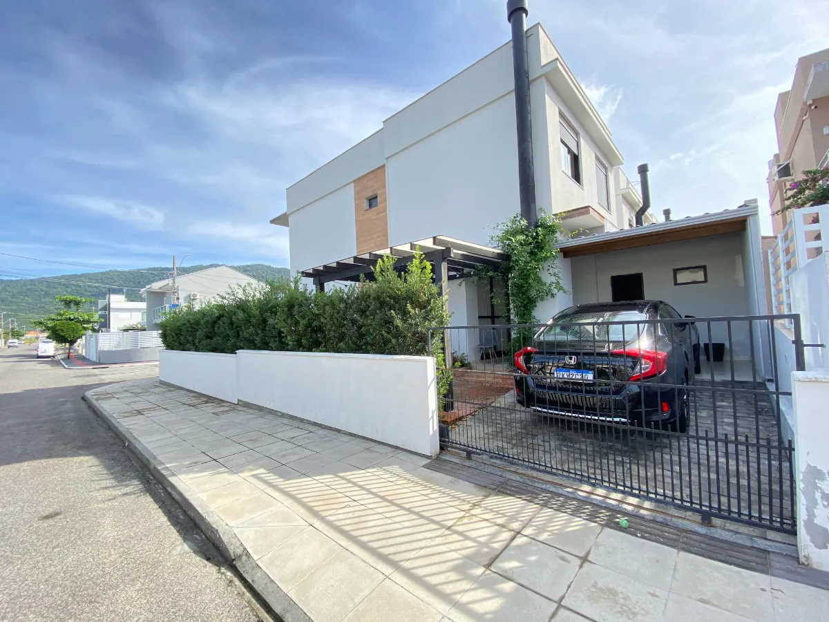 Casa para venda em São João do Rio Vermelho com 3 quartos, sendo 1 suíte, 166m²