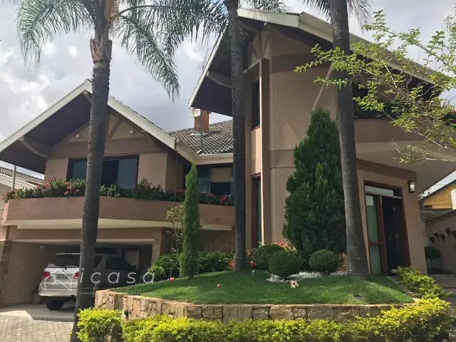Casa com 512m² 4 quartos e 2 banheiros, à venda, no bairro Jardim Aquárius em São José dos Campos
