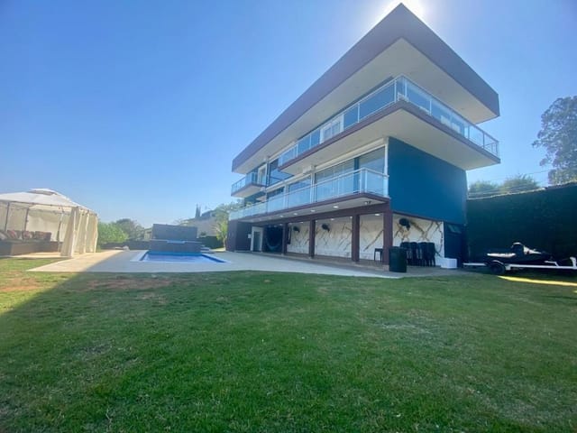 Foto do Casa - Linda Casa de 700m² - abaixo do valor de mercado. Com vista para a natureza, São Judas Tadeu - Taubaté -SP | INDEPENDENCE NEGOCIOS IMOBILIARIOS LTDA