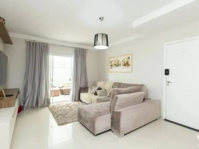 Casa 4 quartos e 4 banheiros, à venda, no bairro São Braz em Curitiba