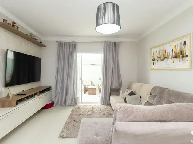 Casa 4 quartos e 4 banheiros, à venda, no bairro São Braz em Curitiba