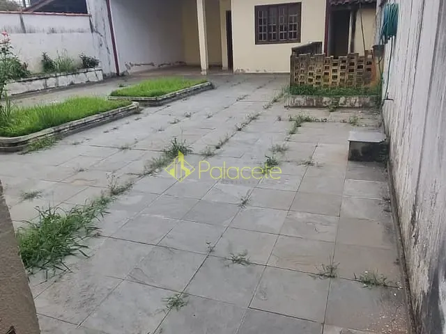 Casa 4 quartos e 2 banheiros, à venda, no bairro São Benedito em Pindamonhangaba