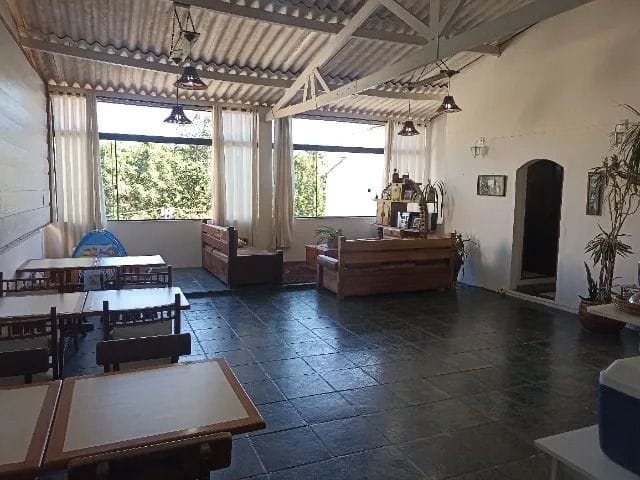 Casa com 250m² 4 quartos e 7 banheiros, à venda, no bairro Jardim Adelina em Cotia