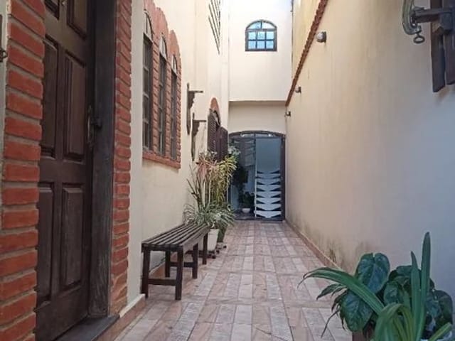 Casa com 250m² 4 quartos e 7 banheiros, à venda, no bairro Jardim Adelina em Cotia