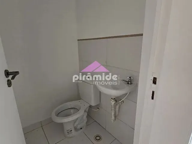 Casa com 75m² 2 quartos e 1 banheiro, para alugar, no bairro Monte Castelo em São José Dos Campos