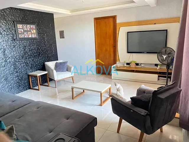 Casa com 250m² 4 quartos e 3 banheiros, à venda, no bairro Monte Castelo em São José dos Campos