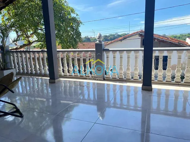 Casa com 250m² 4 quartos e 3 banheiros, à venda, no bairro Monte Castelo em São José dos Campos