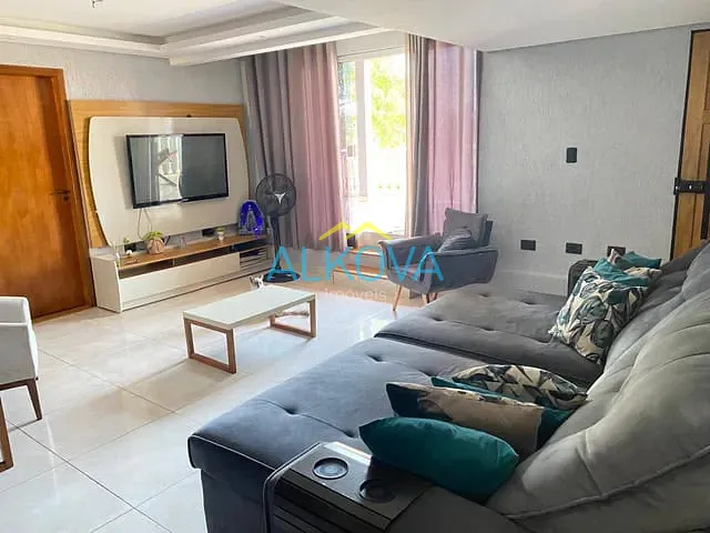Casa com 250m² 4 quartos e 3 banheiros, à venda, no bairro Monte Castelo em São José dos Campos
