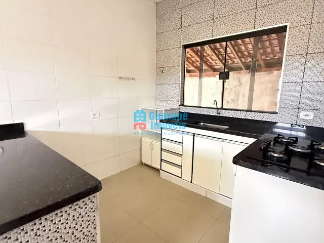 Casa 3 quartos e 2 banheiros, à venda, no bairro Agenor de Lima em Guaxupé