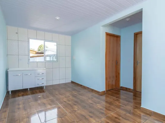 Casa 2 quartos e 1 banheiro, para alugar, no bairro Santa Felicidade em Curitiba
