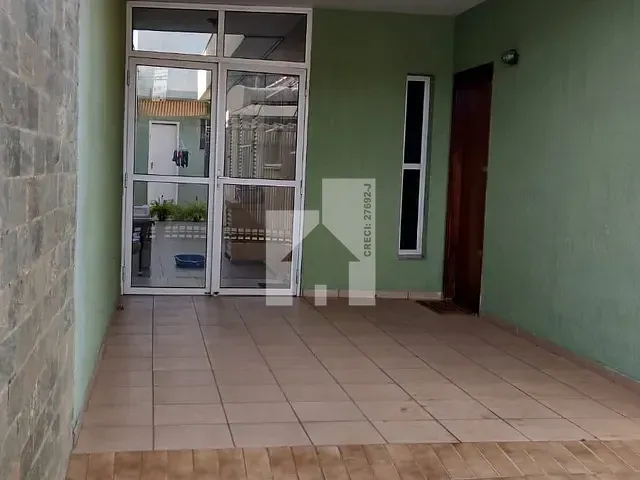Casa com 200m² 2 quartos e 2 banheiros, à venda, no bairro Vila Helena em Jundiaí