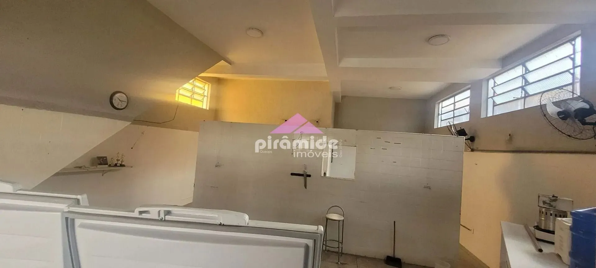 Casa, 4 quartos, 315 m² - Foto 2