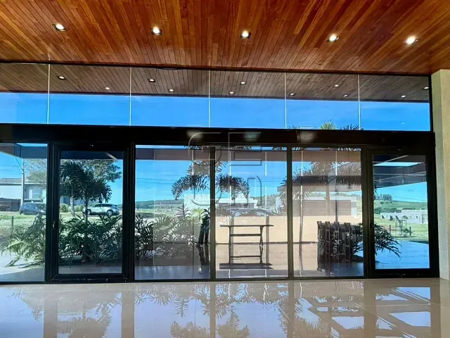 Casa com 1650m² 4 quartos e 6 banheiros, à venda ou para alugar, no bairro Rodovia em Sertanópolis