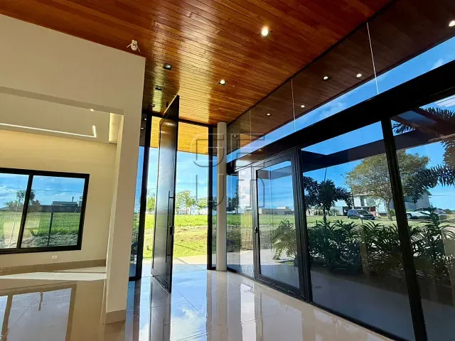 Casa com 1650m² 4 quartos e 6 banheiros, à venda ou para alugar, no bairro Rodovia em Sertanópolis