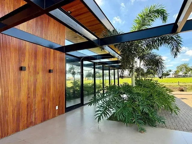 Casa com 1650m² 4 quartos e 6 banheiros, à venda ou para alugar, no bairro Rodovia em Sertanópolis