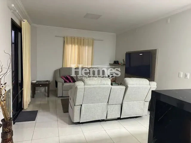 Casa com 300m² 3 quartos e 3 banheiros, à venda, no bairro São Luiz em Paulínia