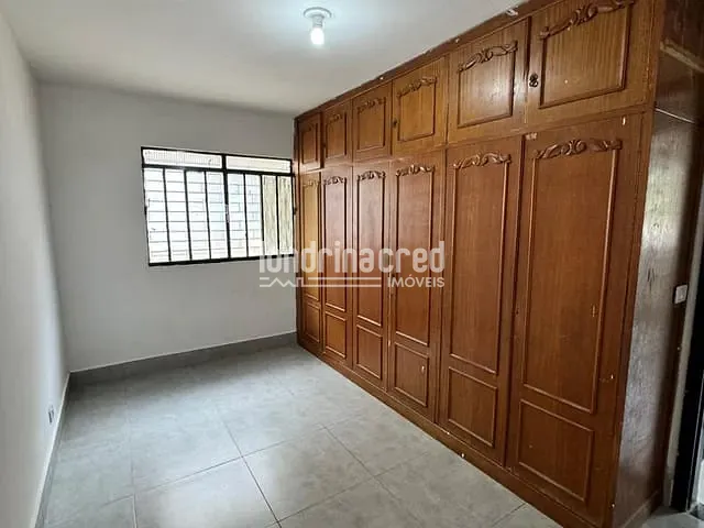 Casa com 250m² 3 quartos e 1 banheiro, à venda, no bairro Jardim Alvorada em Londrina