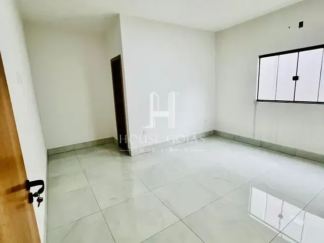 Casa 3 quartos e 3 banheiros, à venda, no bairro Vila Oliveira em Aparecida de Goiânia