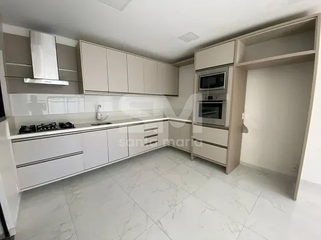 Casa 3 quartos e 2 banheiros, para alugar, no bairro Santa Maria em Chapecó