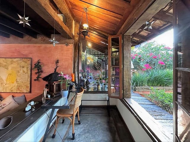 Casa com 1231m² 5 quartos e 4 banheiros, à venda, no bairro Vila Santo Antonio de Carapicuiba em Cotia