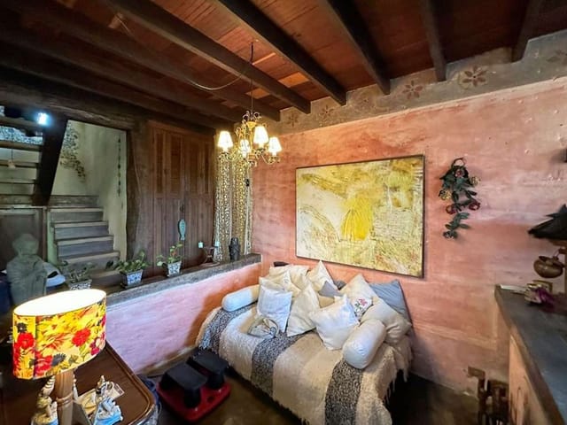 Casa com 1231m² 5 quartos e 4 banheiros, à venda, no bairro Vila Santo Antonio de Carapicuiba em Cotia