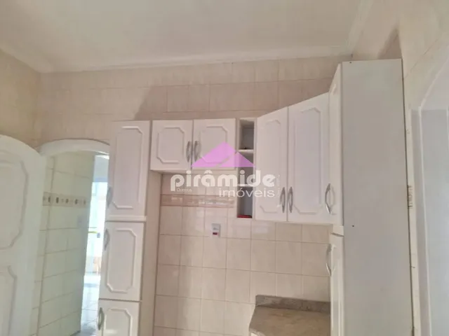 Casa com 305m² 3 quartos e 1 banheiro, para alugar, no bairro Vila Ema em São José Dos Campos