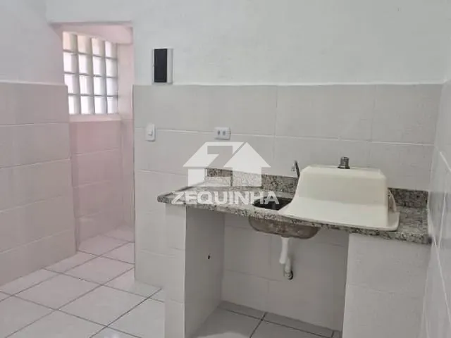 Casa com 60m² 1 quarto e 1 banheiro, para alugar, no bairro Conceicao em Osasco