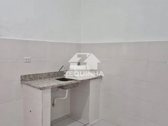 Casa com 60m² 1 quarto e 1 banheiro, para alugar, no bairro Conceicao em Osasco