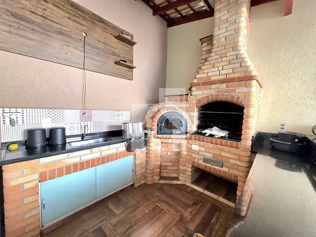 Casa com 140m² 3 quartos e 3 banheiros, à venda, no bairro Jardim Colônia em Jundiaí