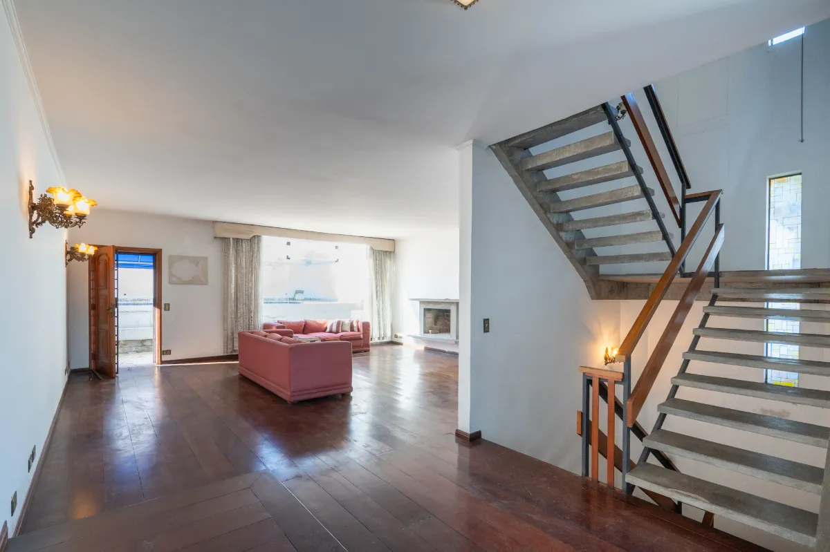 Casa para venda e locação em Vila Tramontano com 4 quartos, sendo 2 suítes, 375m²