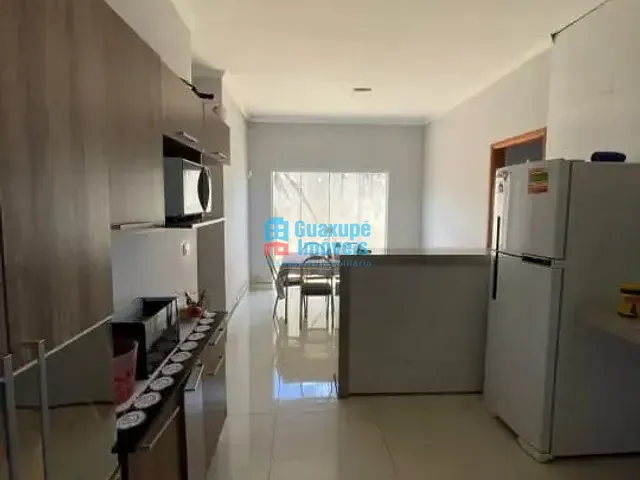 Casa com 500m² 3 quartos e 1 banheiro, à venda, no bairro Jardim Tres Rosas em Guaxupé