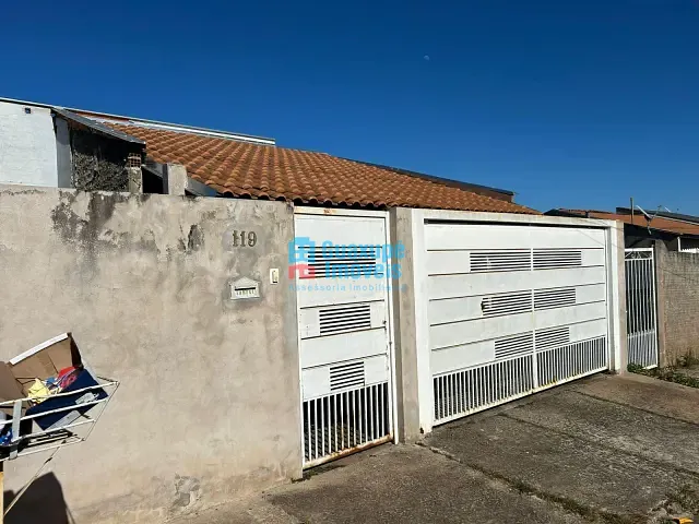 Casa com 500m² 3 quartos e 1 banheiro, à venda, no bairro Jardim Tres Rosas em Guaxupé