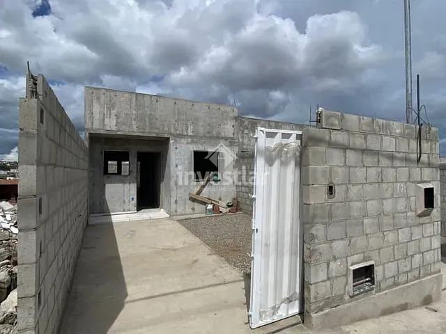 Casa 2 quartos e 2 banheiros, à venda, no bairro Serrotão em Campina Grande