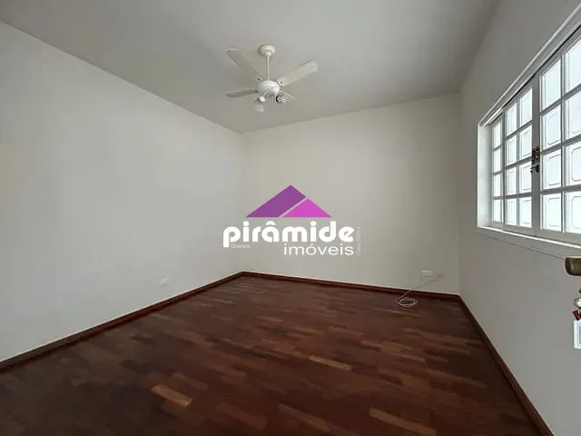 Casa com 360m² 4 quartos e 4 banheiros, à venda ou para alugar, no bairro Urbanova em São José dos Campos