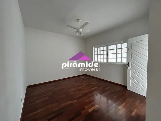 Casa com 360m² 4 quartos e 4 banheiros, à venda ou para alugar, no bairro Urbanova em São José dos Campos