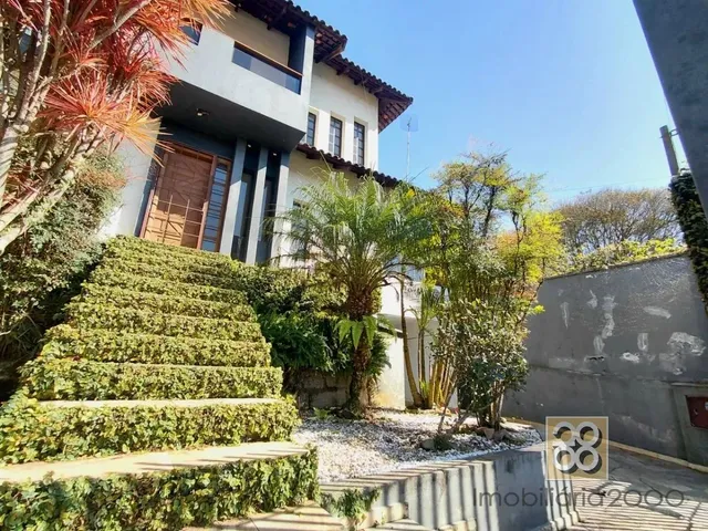 Casa 3 quartos e 1 banheiro, para alugar, no bairro Santa Candida em Curitiba