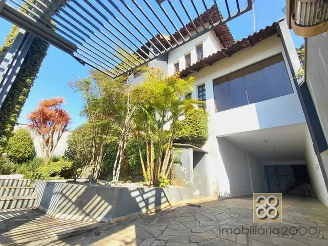 Casa 3 quartos e 1 banheiro, para alugar, no bairro Santa Candida em Curitiba