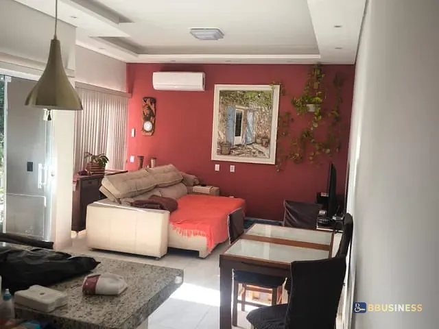 Casa 2 quartos e 4 banheiros, à venda, no bairro Santana dos Cuiabanos em Valinhos