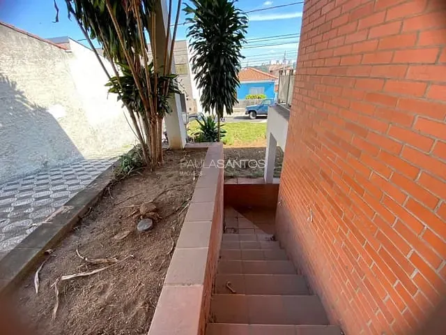 Casa com 480m² 3 quartos e 2 banheiros, à venda, no bairro Vila Assis em Sorocaba