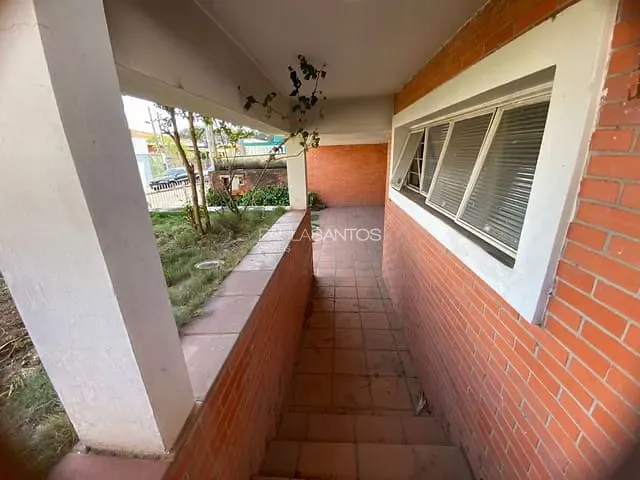 Casa com 480m² 3 quartos e 2 banheiros, à venda, no bairro Vila Assis em Sorocaba