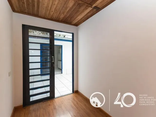 Casa 2 quartos e 1 banheiro, para alugar, no bairro Cidade Industrial em Curitiba
