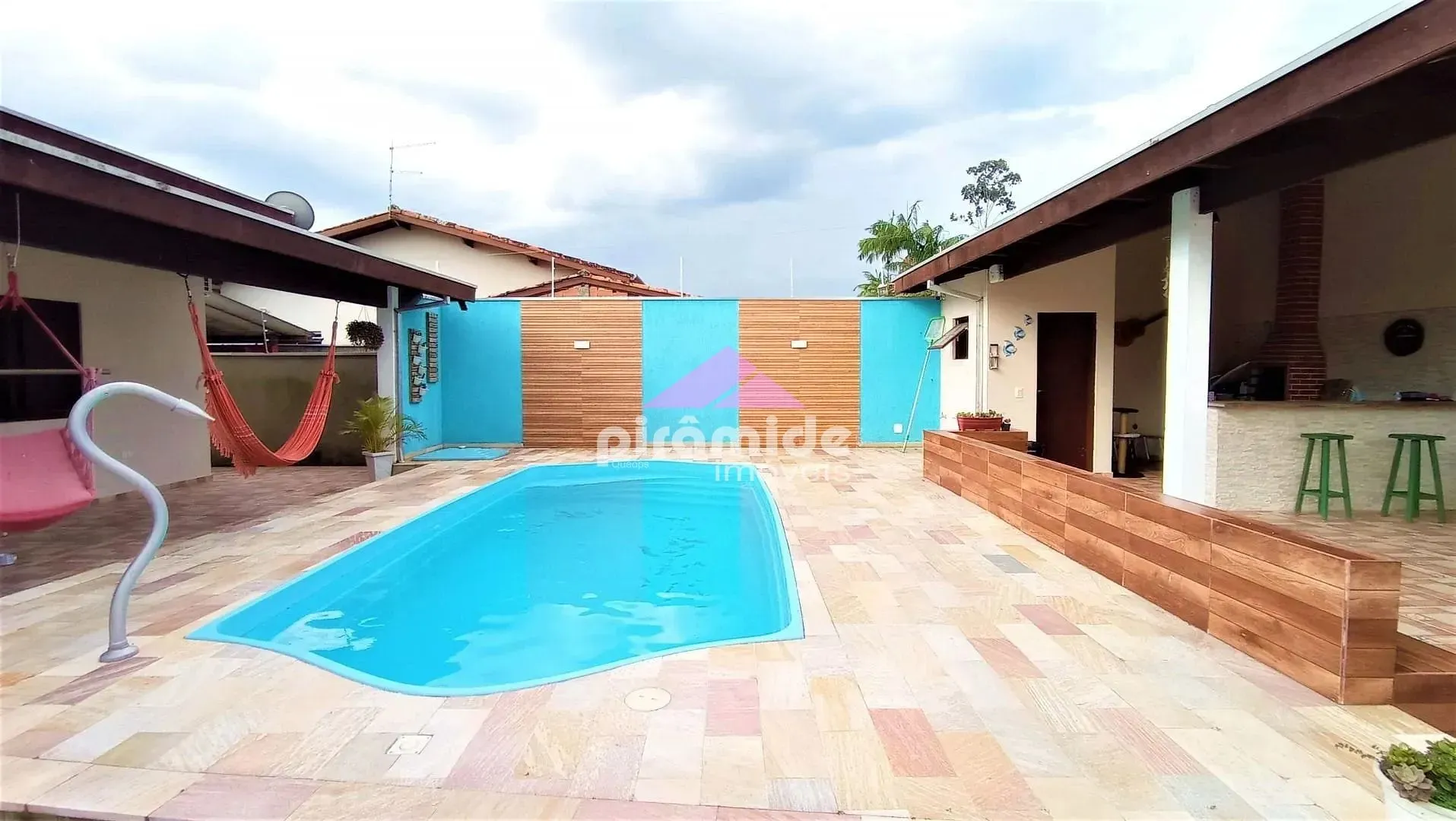 Casa, 3 quartos, 250 m² - Foto 1