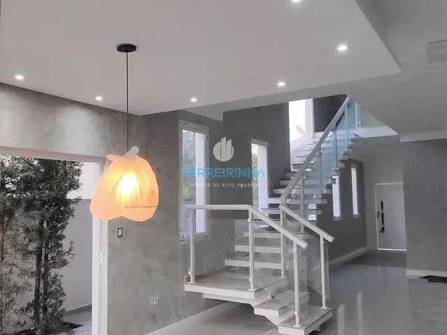 Casa com 300m² 3 quartos e 5 banheiros, à venda, no bairro Urbanova em São José dos Campos