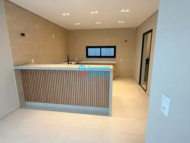Casa 4 quartos e 5 banheiros, à venda, no bairro Nova Floresta em Guaxupé