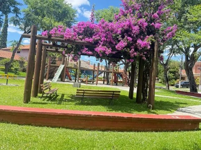 Casa com 377m² 4 quartos e 4 banheiros, à venda, no bairro Santa Felicidade em Curitiba