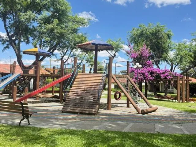 Casa com 377m² 4 quartos e 4 banheiros, à venda, no bairro Santa Felicidade em Curitiba