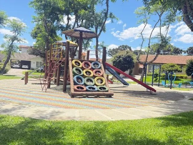 Casa com 377m² 4 quartos e 4 banheiros, à venda, no bairro Santa Felicidade em Curitiba
