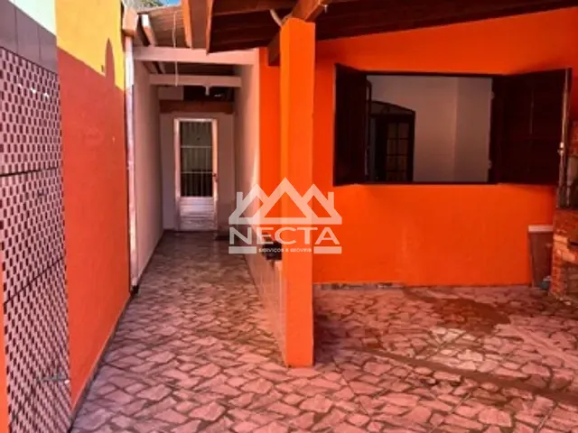 Casa com 125m² 2 quartos e 1 banheiro, à venda, no bairro Jaraguá em Caraguatatuba